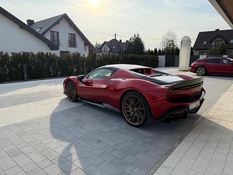 Gebraucht Ferrari 296 829 PS (609 kW) 2024 Rot