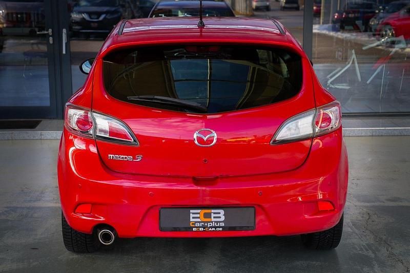 Gebraucht Mazda 3 Edition 150 PS (110 kW) 2013 Rot Limousine