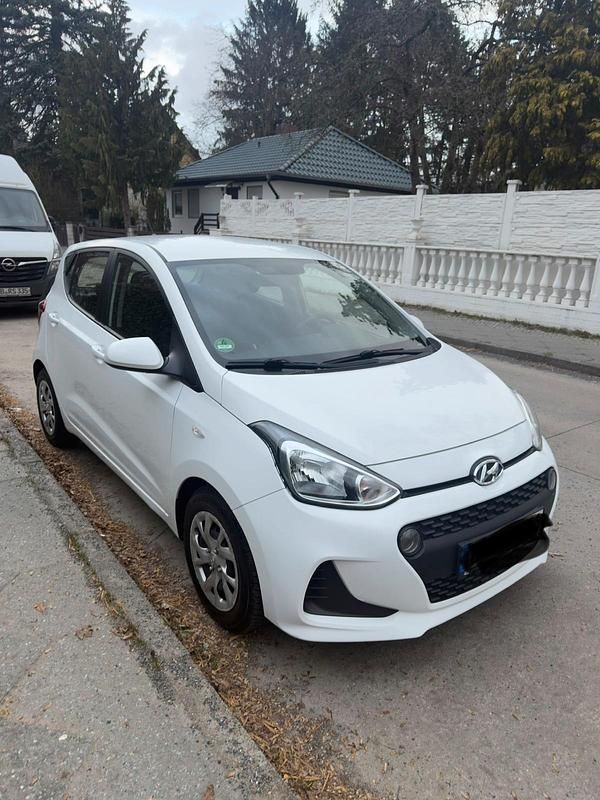 Gebraucht Hyundai i10 66 PS (48 kW) 2019 Weiß Kleinwagen