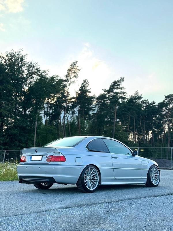 Gebraucht BMW 325 191 PS (140 kW) 2003 Silber Limousine