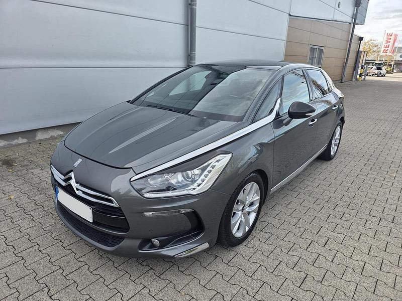 Grau Gebraucht 2013 Citroën DS5 Kleinwagen | 6.900 € (Etwas zu teuer) - Bild 1/4