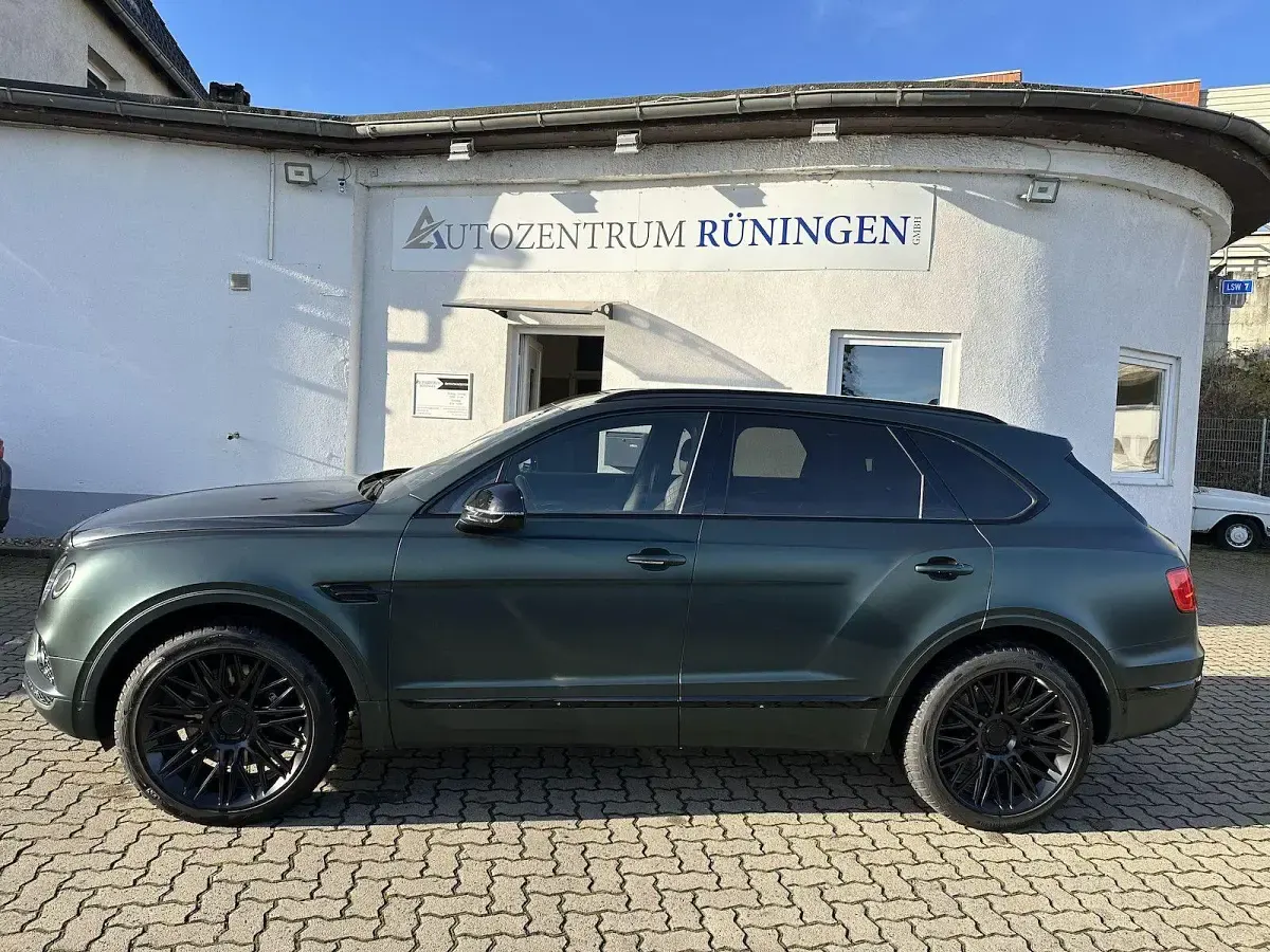 Begagnad Bentley Bentayga 608 HK (447 kW) 2016 Blå SUV