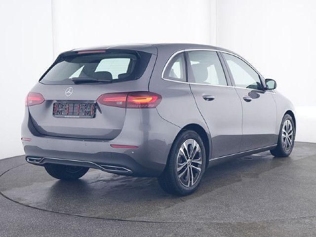 Grau Gebraucht 2024 Mercedes B180 Progressive Van / Kleinbus | 34.980 € (Teuer) - Bild 1/4