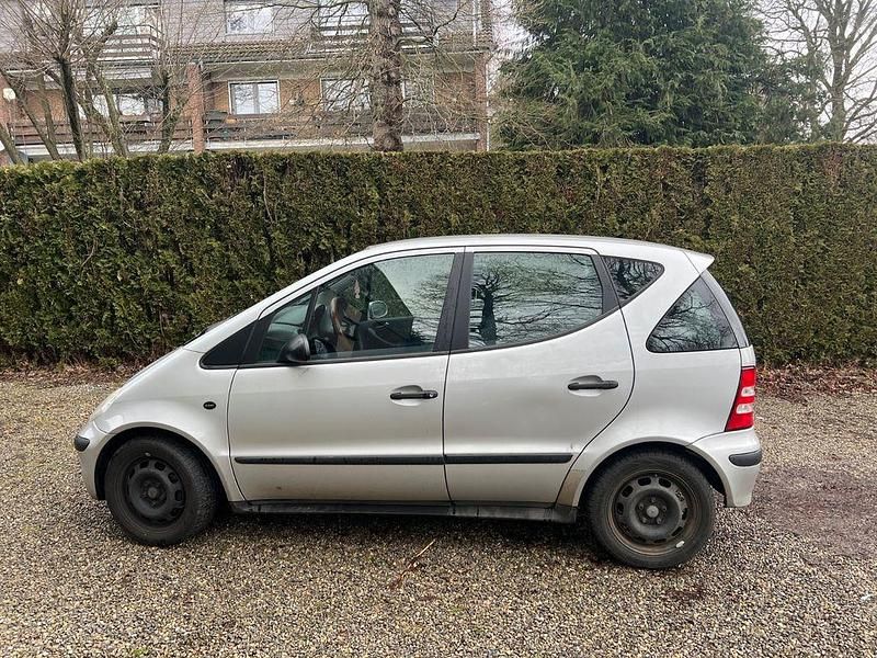 Gebraucht Mercedes A140 Avantgarde 82 PS (60 kW) 2003 Silber Van / Kleinbus