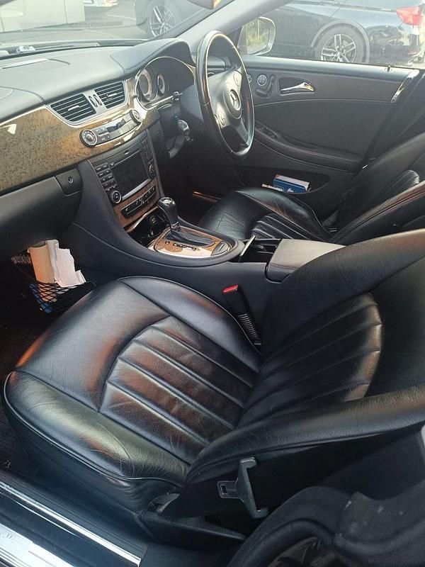 Gebraucht Mercedes CLS320 224 PS (164 kW) 2009 Gold Coupé