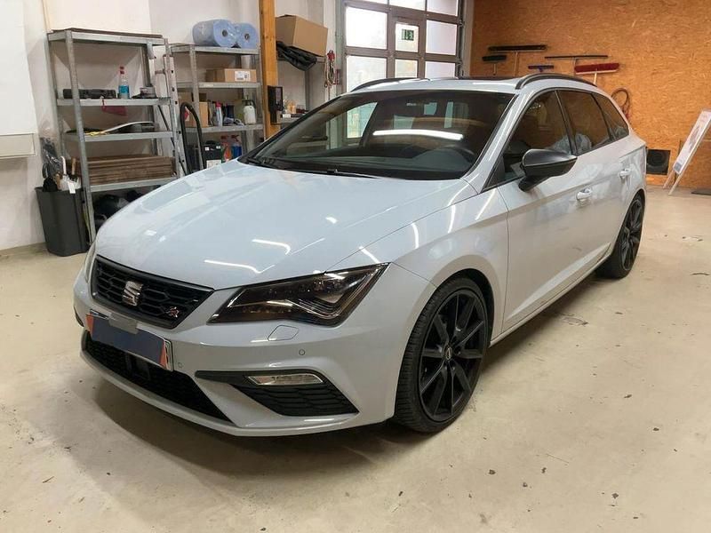 Grau Gebraucht 2020 Seat Leon ST Beats Kombi | 21.990 € (Fairer Preis) - Bild 1/3