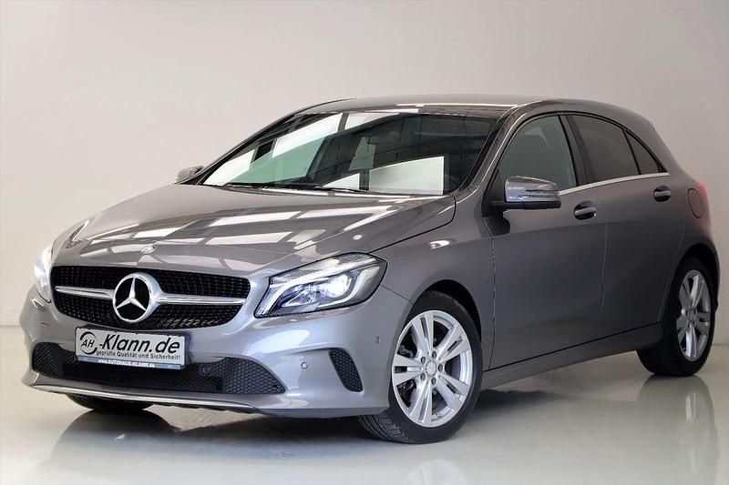 Gebraucht Mercedes A200 156 PS (114 kW) 2016 Mountaingrau Limousine