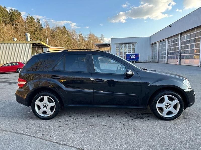 Gebraucht Mercedes ML320 224 PS (164 kW) 2006 Schwarz SUV