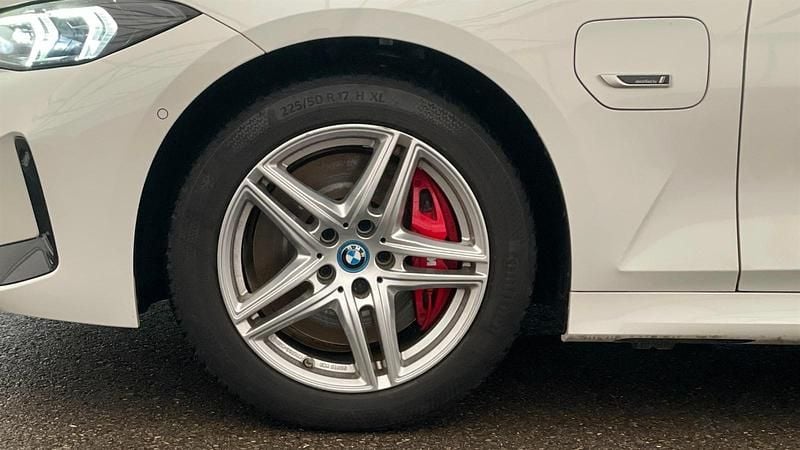 Second-hand BMW 330e Efficient Dynamics 292 CP (214 kW) 2022 Alb Break