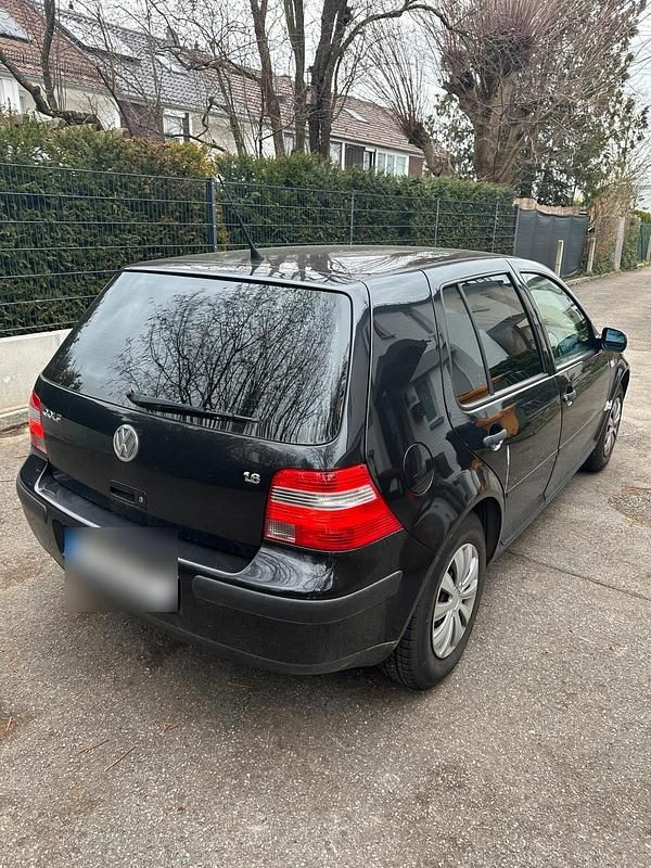 Gebraucht VW Golf IV 105 PS (77 kW) 2002 Schwarz Kleinwagen