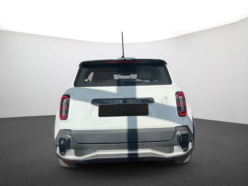 Nouă Renault 4 E-Tech Evolution 77 kW (106 CP) 2026 Alb SUV