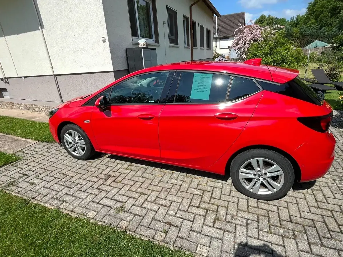 Gebraucht Opel Astra Active 105 PS (77 kW) 2016 Rot Limousine