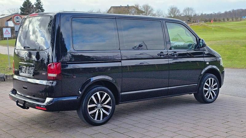 Gebraucht VW Multivan 179 PS (131 kW) 2015 Schwarz Van / Kleinbus