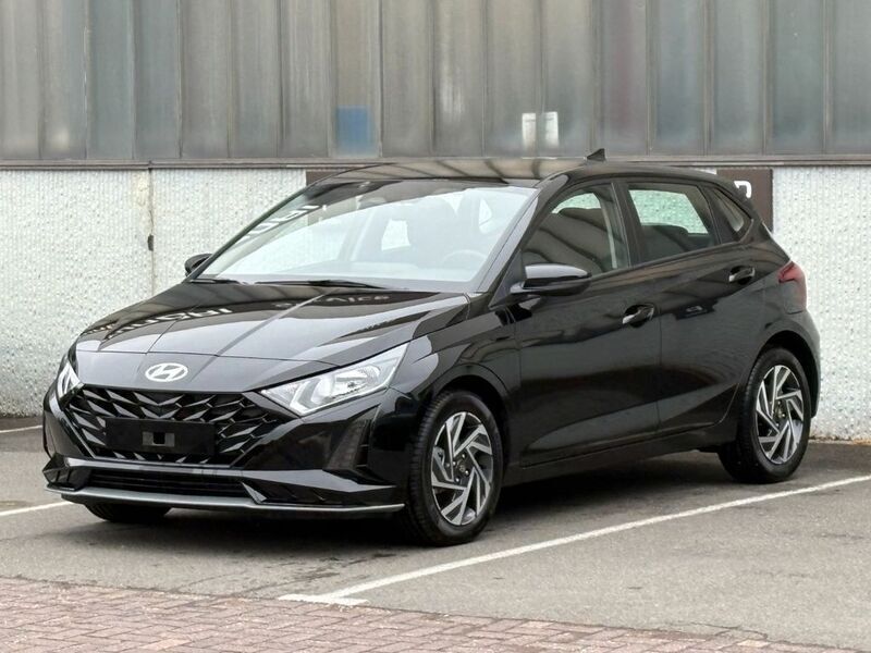 Schwarz Gebraucht 2024 Hyundai i20 Trend Limousine | 21.490 € (Fairer Preis) - Bild 1/4