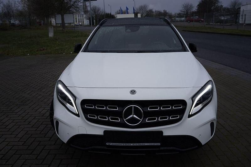 Gebraucht Mercedes GLA180 122 PS (89 kW) 2018 Weiß SUV