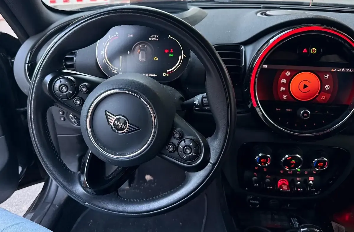Gebraucht Mini Cooper D Clubman 150 PS (110 kW) 2021 Schwarz Kombi