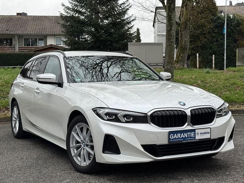 Gebraucht BMW 320 Performance 190 PS (139 kW) 2022 Mineralweiss Kombi