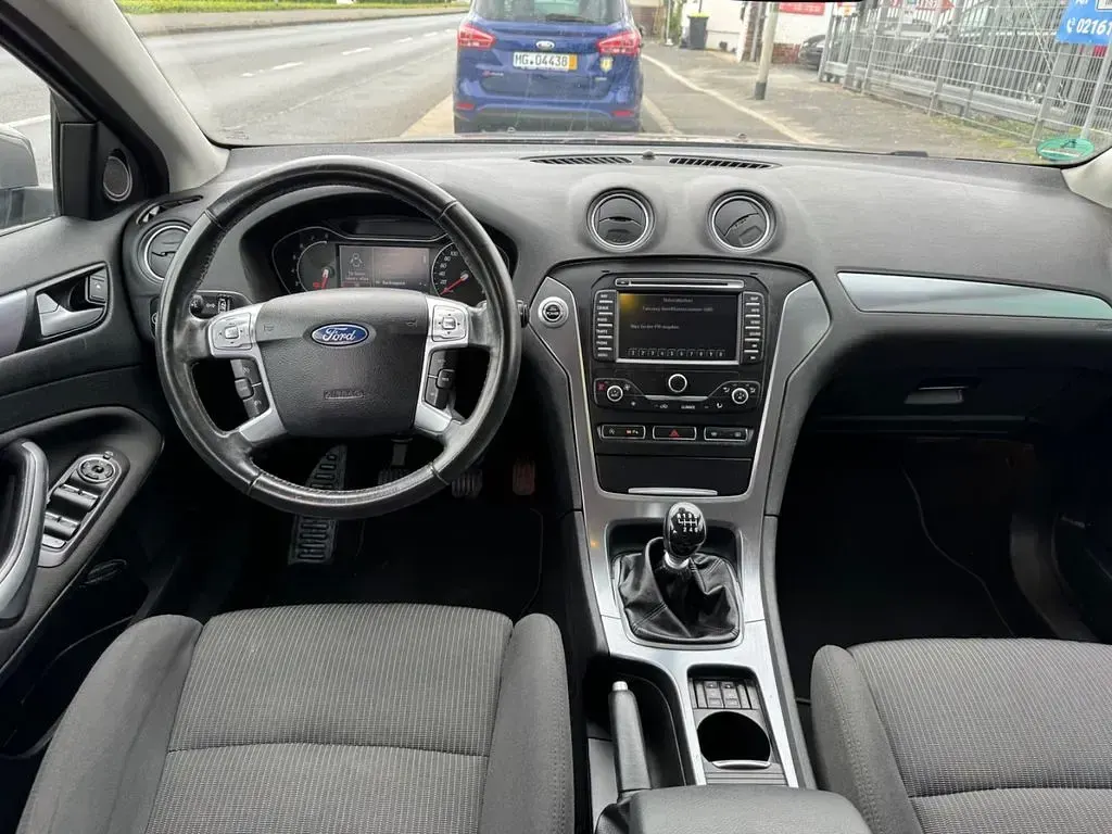 Gebraucht Ford Mondeo Titanium 160 PS (117 kW) 2013 Braun Limousine