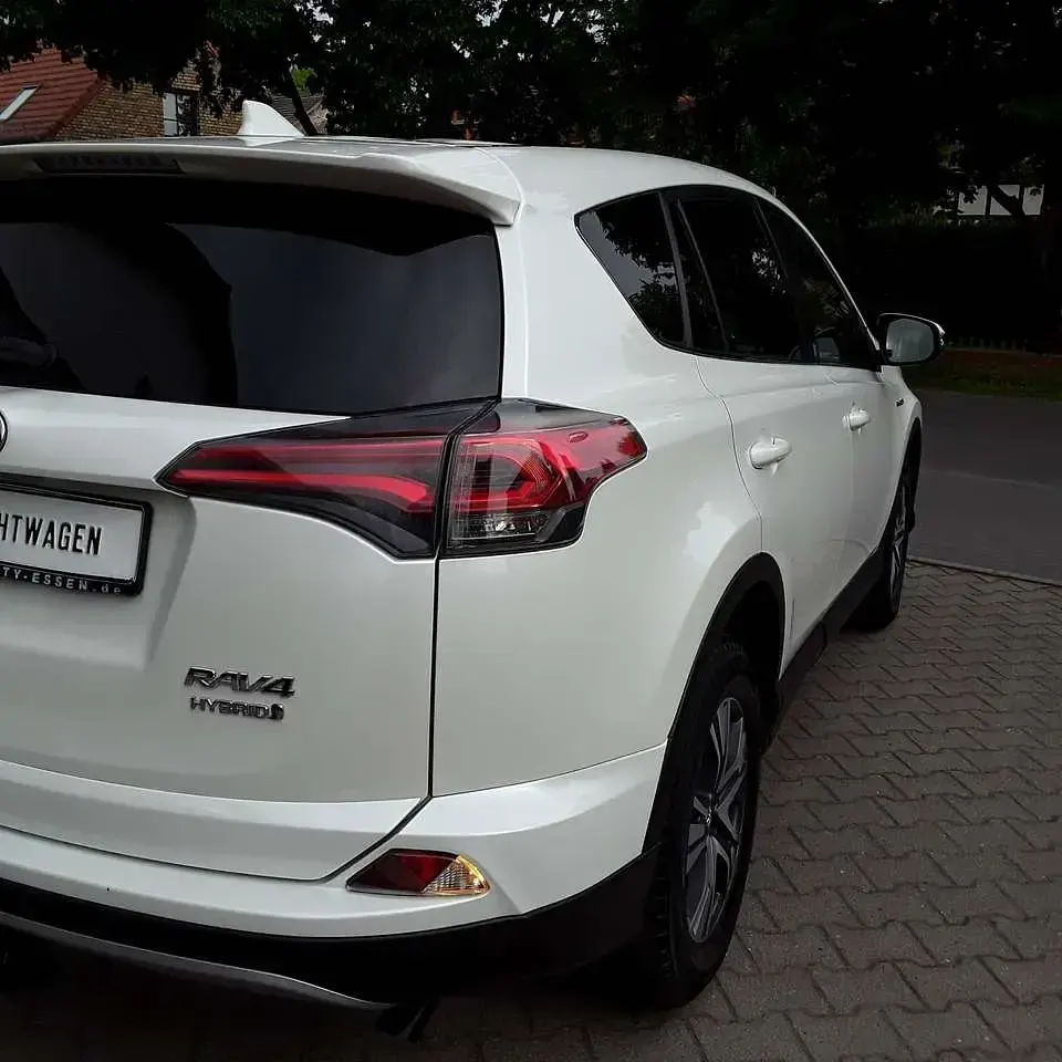 Gebraucht Toyota RAV4 Hybrid Style 155 PS (114 kW) 2018 White pearl cs SUV