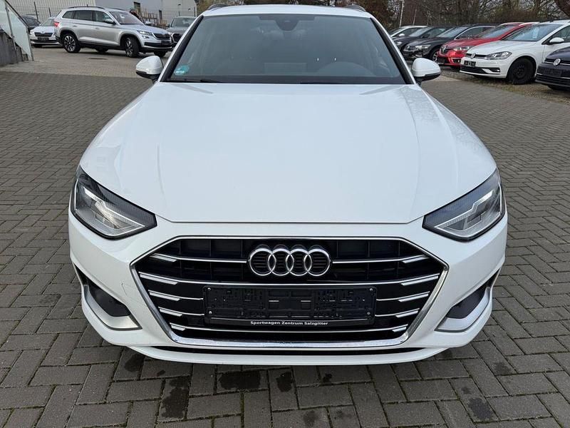 Gebraucht Audi A4 Advanced 163 PS (119 kW) 2022 Weiß Kombi