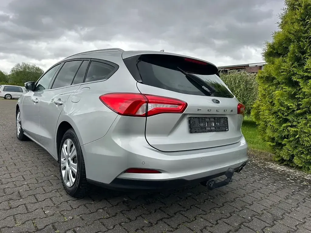 Begagnad Ford Focus 95 HK (69 kW) 2019 Svart Sedan