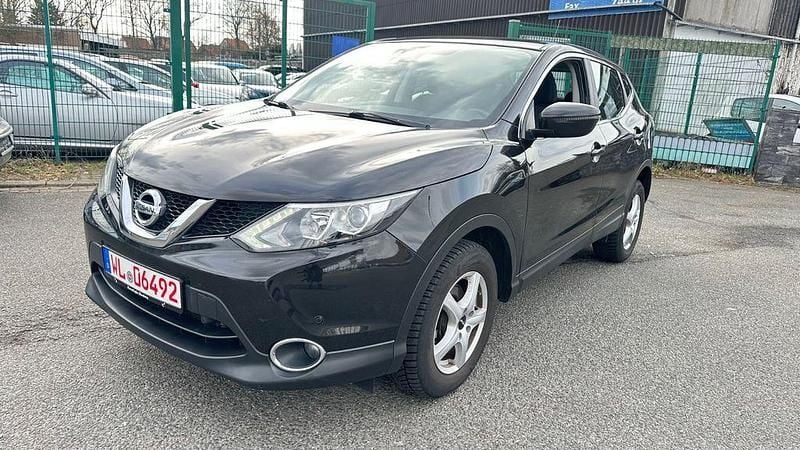 Gebraucht Nissan Qashqai Acenta 116 PS (85 kW) 2017 Schwarz SUV