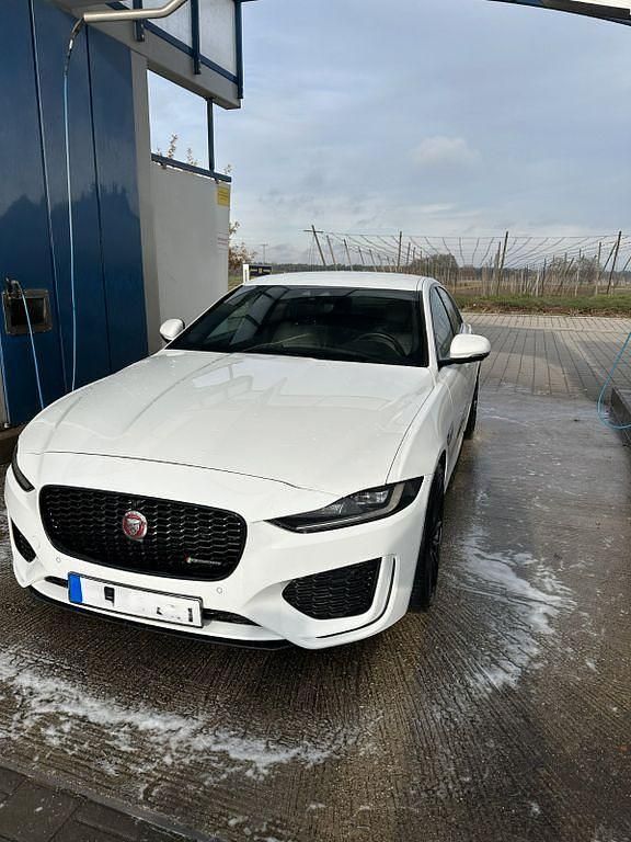 Gebraucht Jaguar XE R-Dynamic 250 PS (183 kW) 2020 Weiß Limousine