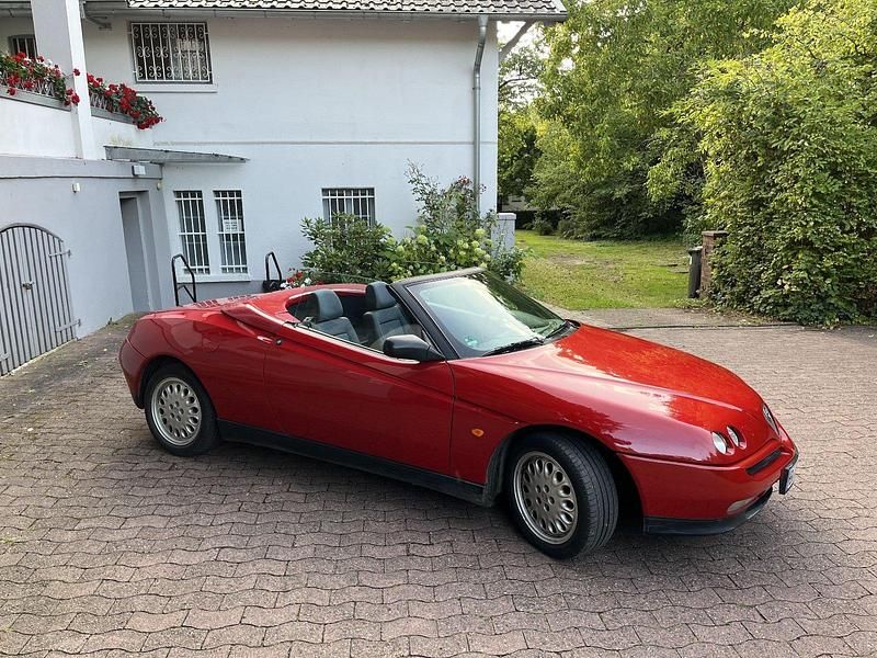 Rot Gebraucht 1997 Alfa Romeo Spider Cabrio | 2.900 € (Superpreis) - Bild 1/4