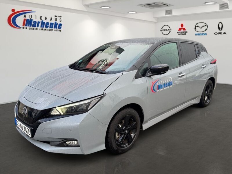 Ceramic grey p/black m Gebraucht 2024 Nissan Leaf Tekna Kleinwagen | 22.900 € (Teuer) - Bild 1/4