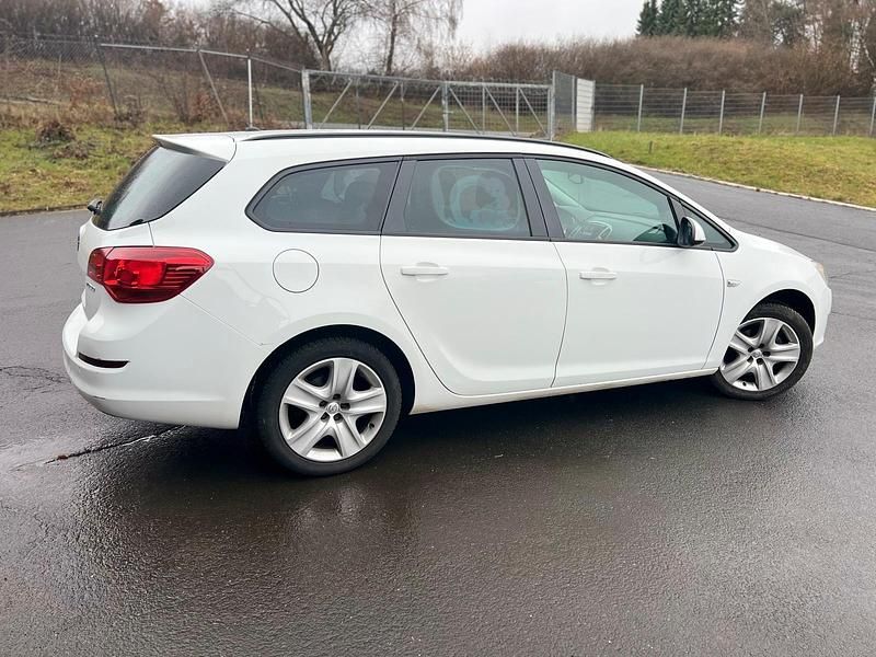 Gebraucht Opel Astra 140 PS (102 kW) 2011 Kombi