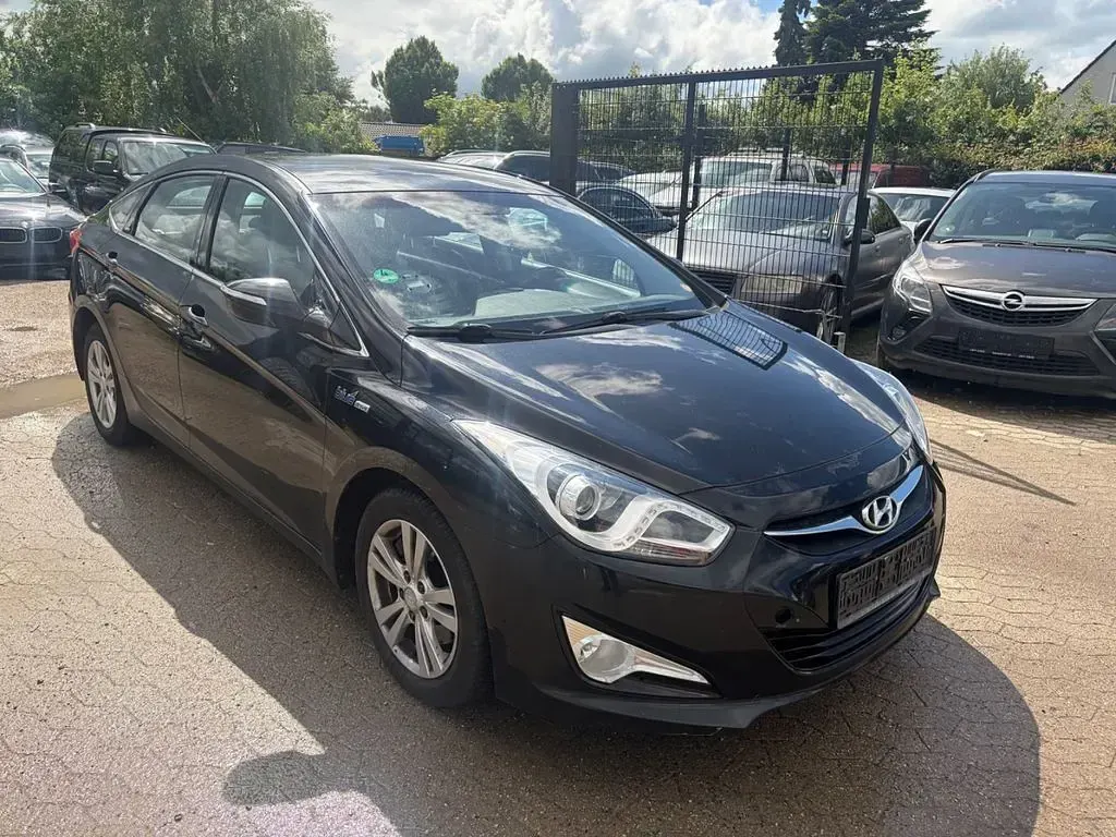 Gebraucht Hyundai i40 116 PS (85 kW) 2012 Schwarz Limousine