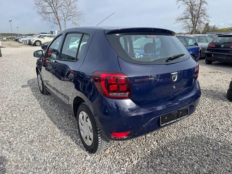 Gebraucht Dacia Sandero 73 PS (53 kW) 2018 Blau Limousine