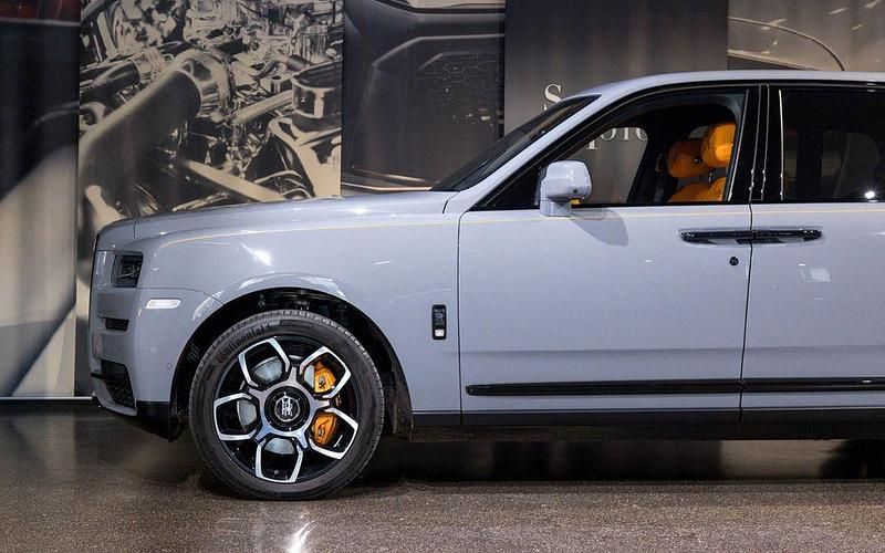 Gebraucht Rolls Royce Cullinan 600 PS (441 kW) 2023 Burnout grey SUV