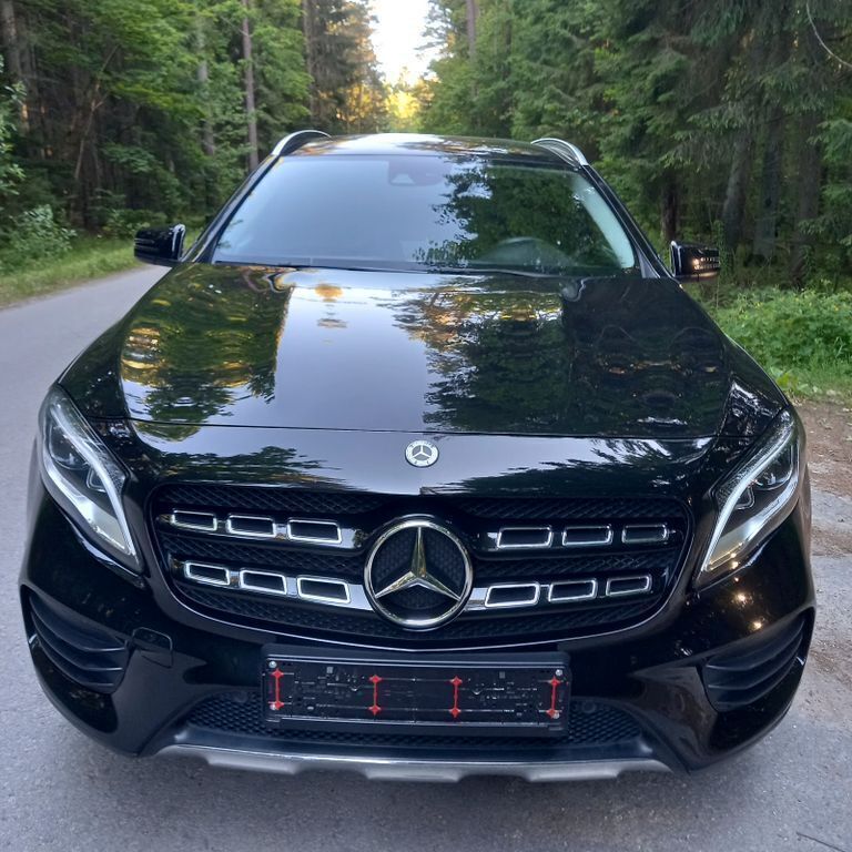 Schwarz Gebraucht 2018 Mercedes GLA200 SUV | 19.000 € (Guter Preis) - Bild 1/4