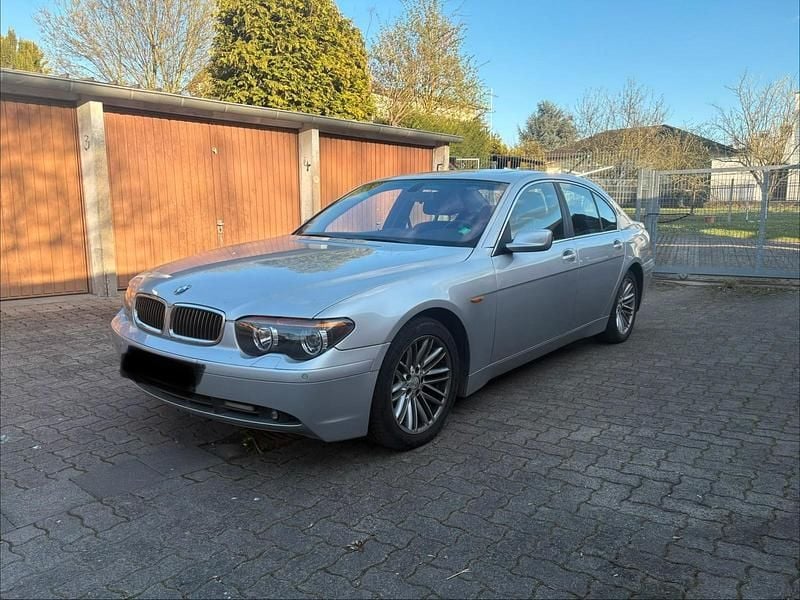 Gebraucht BMW 745 333 PS (244 kW) 2001 Silber Limousine