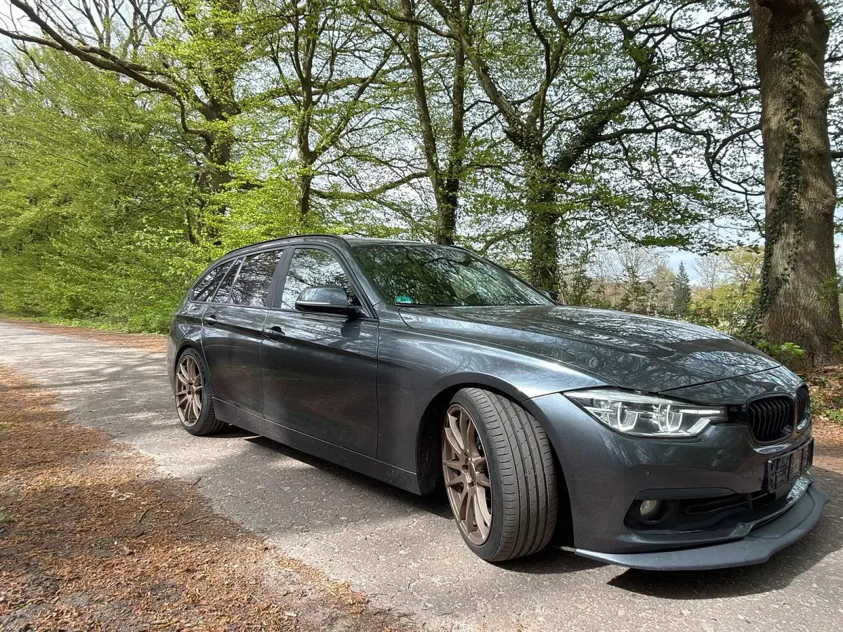 Gebraucht BMW 320 190 PS (139 kW) 2016 Grau Kombi