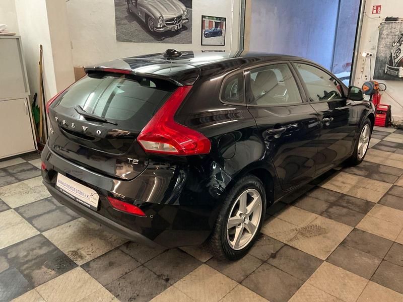 Gebraucht Volvo V40 Kinetic 122 PS (89 kW) 2018 Schwarz Kombi