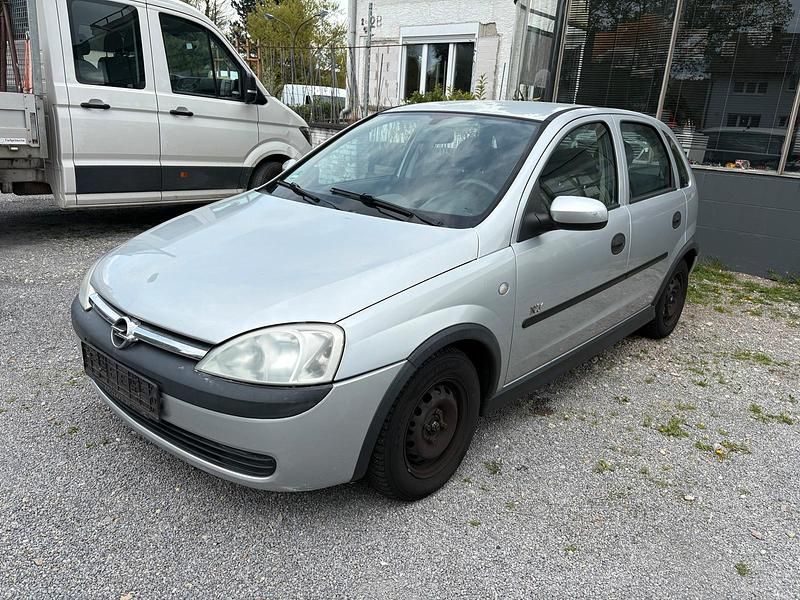Second-hand Opel Corsa Njoy 75 CP (55 kW) 2003 Argintiu Hatchback