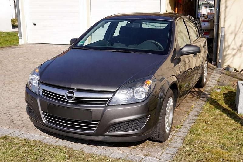 Gebraucht Opel Astra Basis 90 PS (66 kW) 2009 Grau Kleinwagen