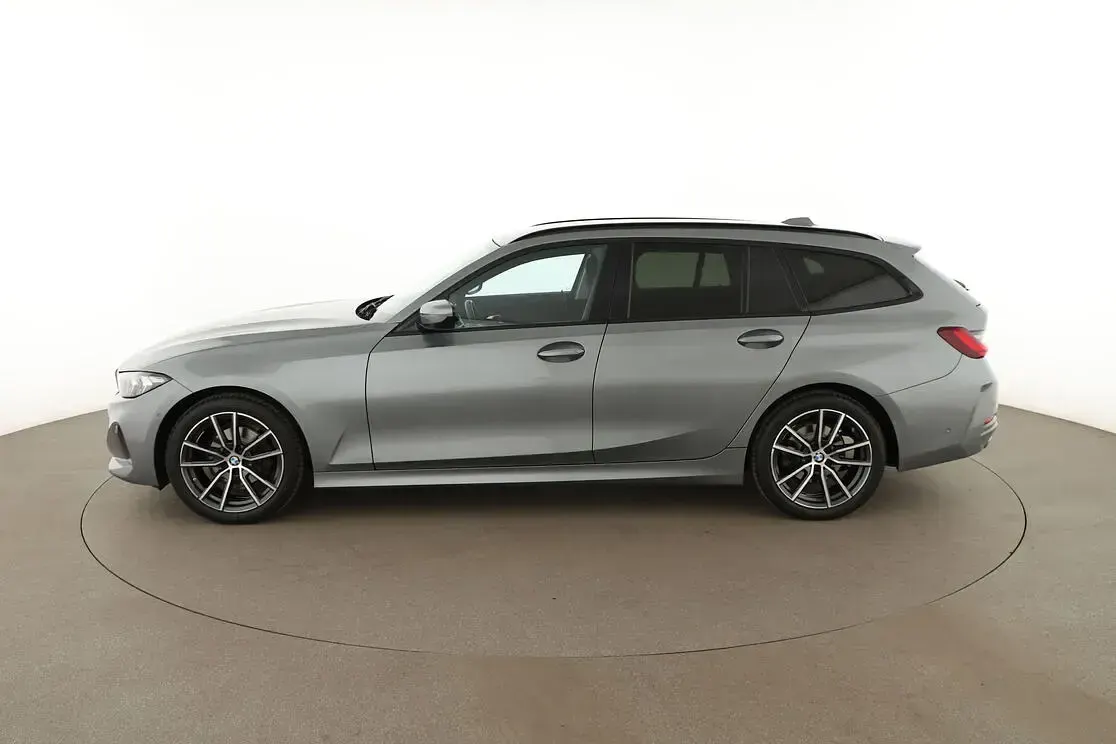 Gebraucht BMW 318 2022 Grau Kombi
