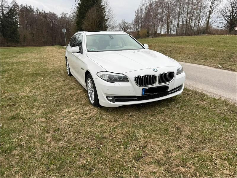 Gebraucht BMW 525 204 PS (150 kW) 2011 Weiß Kombi