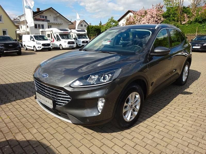 Grau Gebraucht 2022 Ford Kuga Titanium SUV | 26.890 € (Fairer Preis) - Bild 1/4