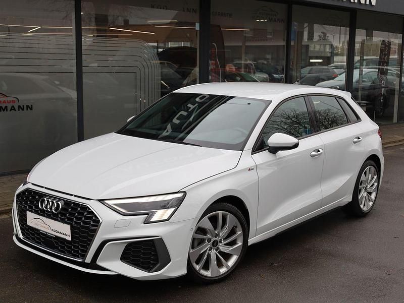 Gebraucht Audi A3 Ambiente 116 PS (85 kW) 2022 Gletscherweiã metallic Limousine