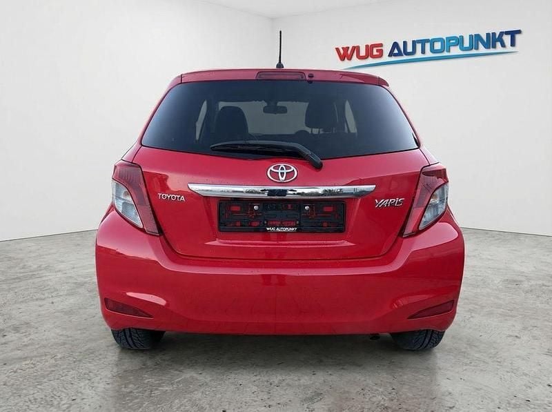 Gebraucht Toyota Yaris 99 PS (72 kW) 2012 Rot Kleinwagen