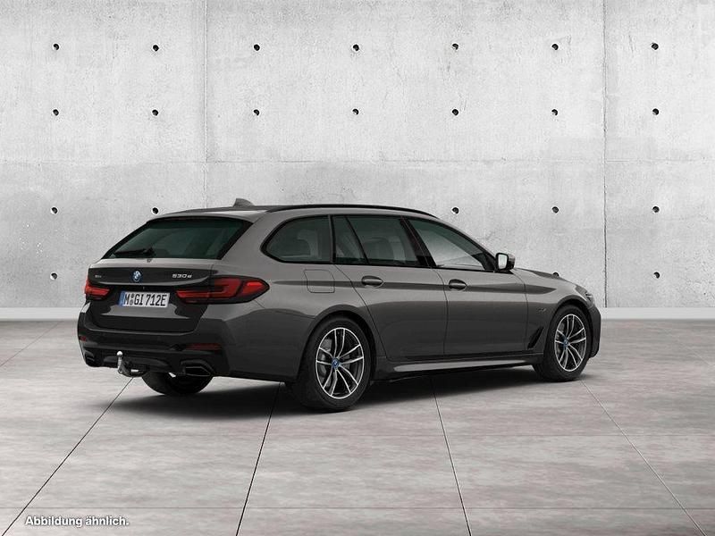 Gebraucht BMW 530e Efficient Dynamics 292 PS (214 kW) 2023 Sophistograu brillanteffekt Kombi