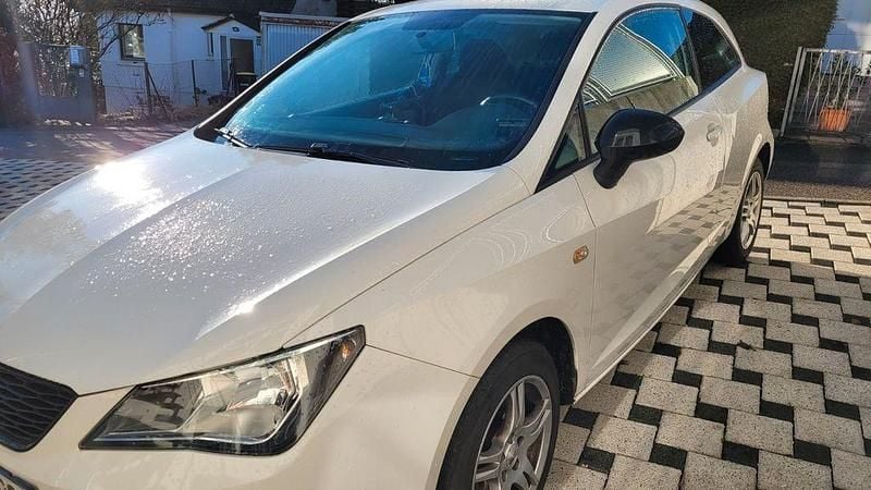 Weiß Gebraucht 2015 Seat Ibiza SC Style Kleinwagen | 3.900 € (Superpreis) - Bild 1/4