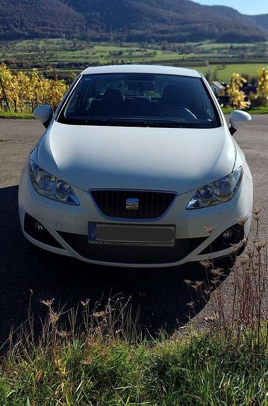 Weiß Gebraucht 2010 Seat Ibiza SC Style Kleinwagen | 5.200 € (Etwas zu teuer) - Bild 1/4