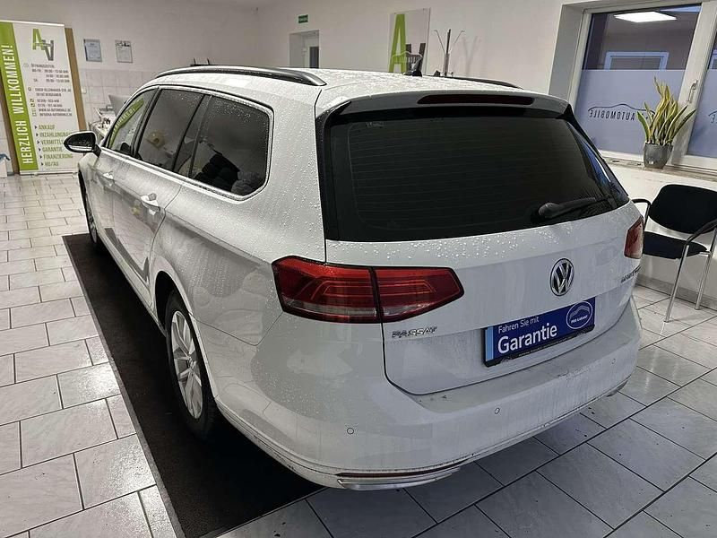 Gebraucht VW Passat Comfortline 150 PS (110 kW) 2016 Pure white Kombi