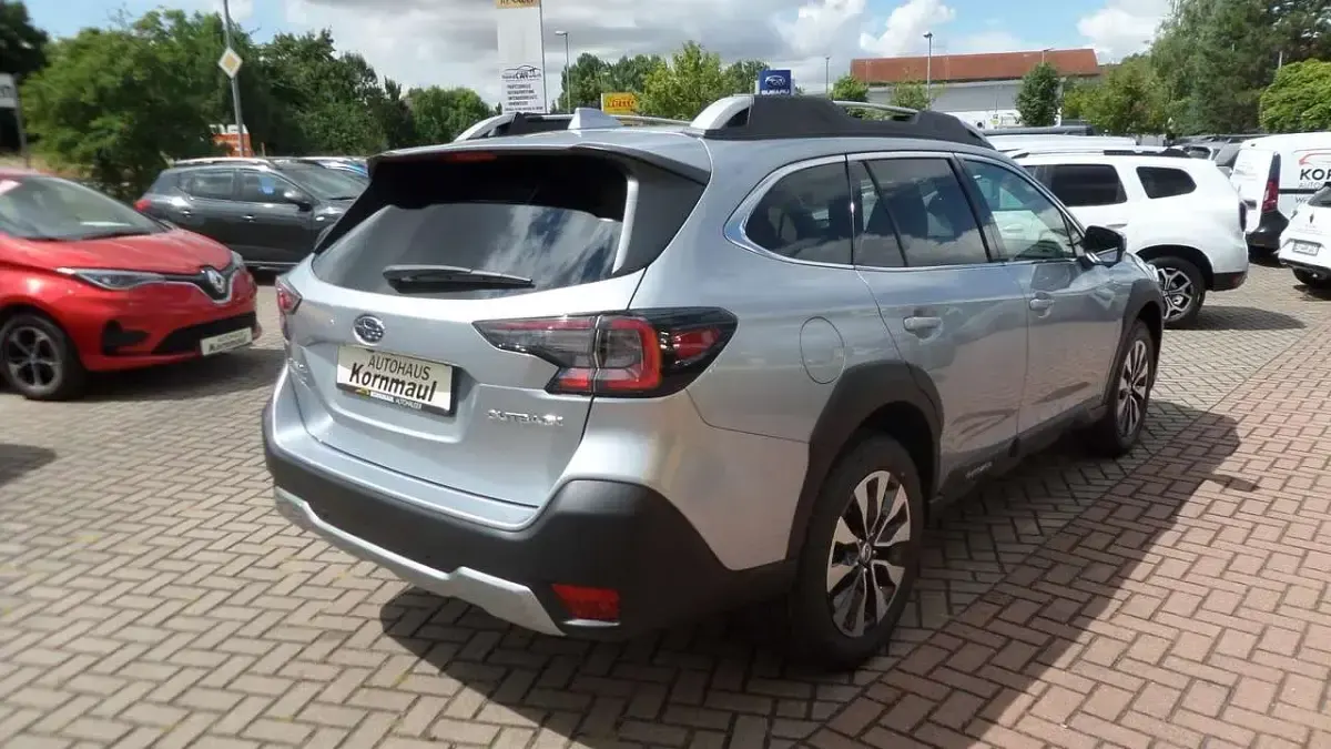 Gebraucht Subaru Outback Platinum 169 PS (124 kW) 2025 Ice silver SUV