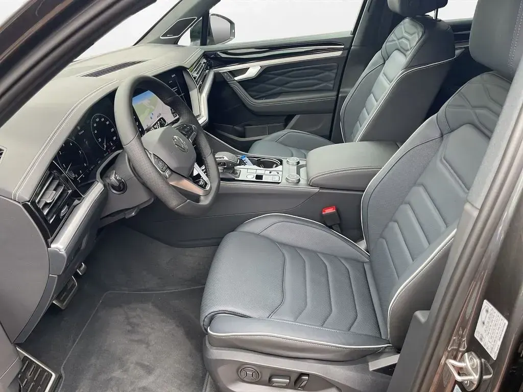 Neu VW Touareg Edition 286 PS (210 kW) 2026 Grau SUV